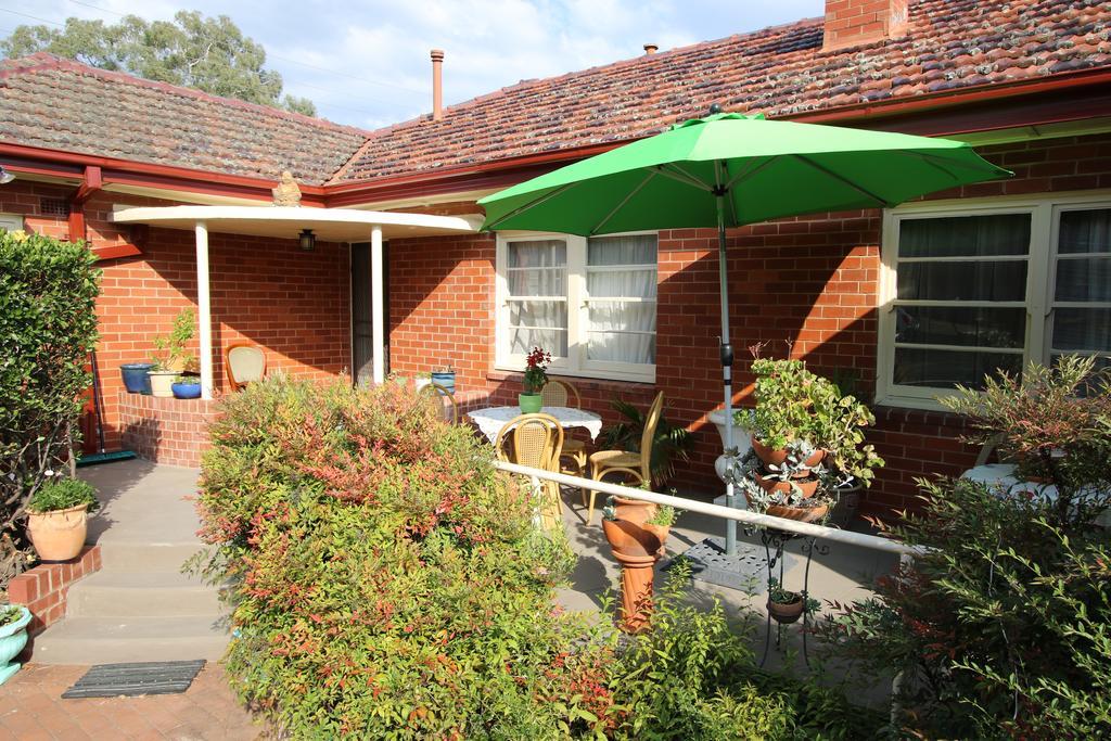 The Evergreen Bed And Breakfast แคนเบอร์รา ภายนอก รูปภาพ